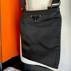 Prada🌟Black Unisex like new condition! Prada Crossbody Bag. Offers welcome!